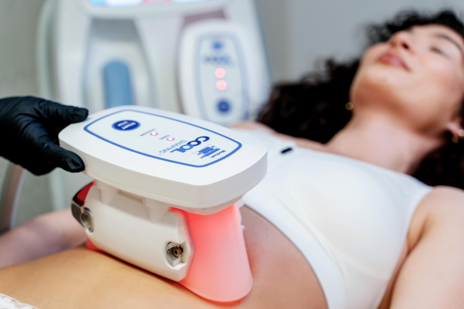 Criolipoliza - terapia care &icirc;ngheață centimetrii &icirc;n plus
